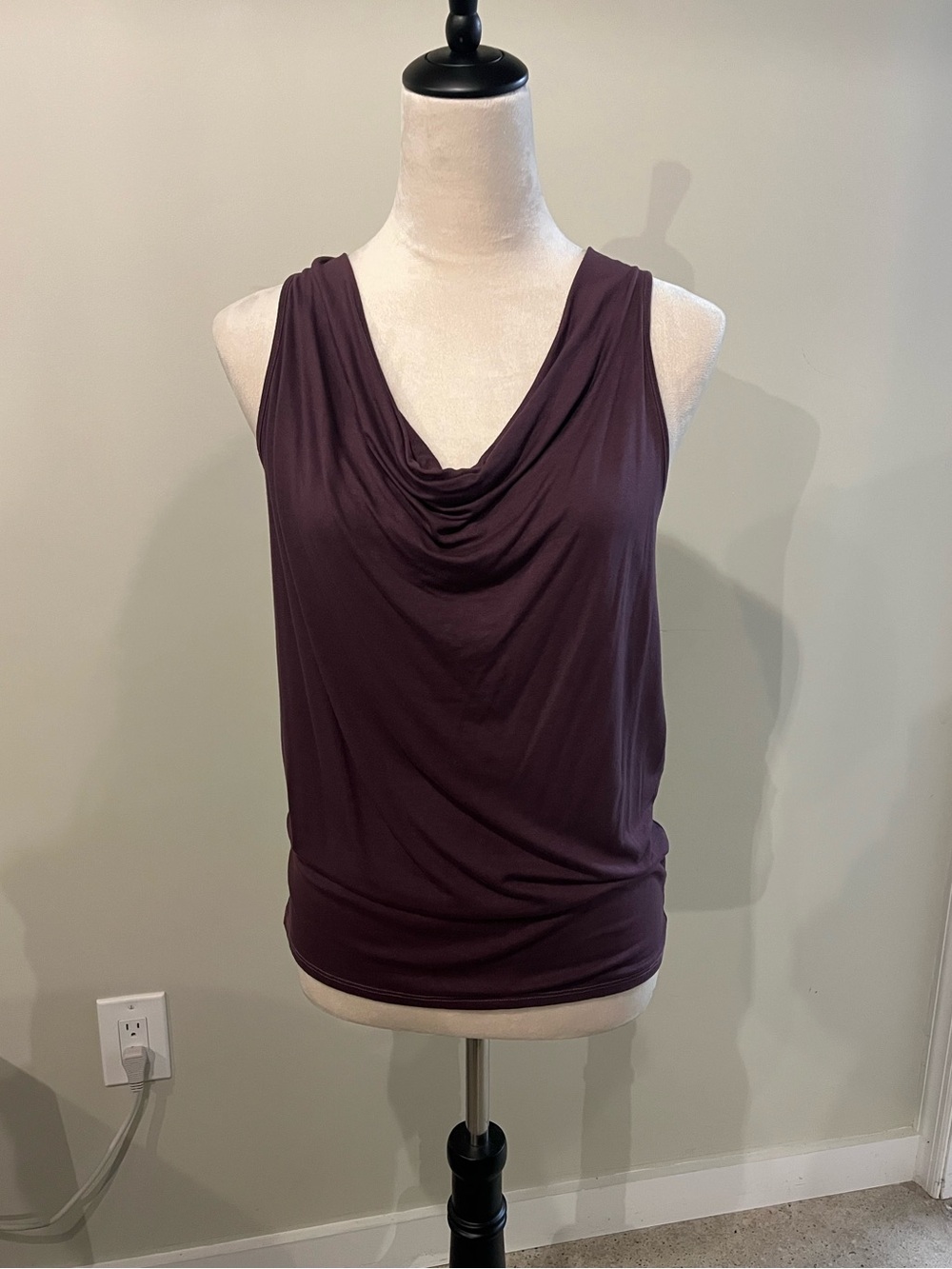 Michael Stars drape neck sleevesless top size xs